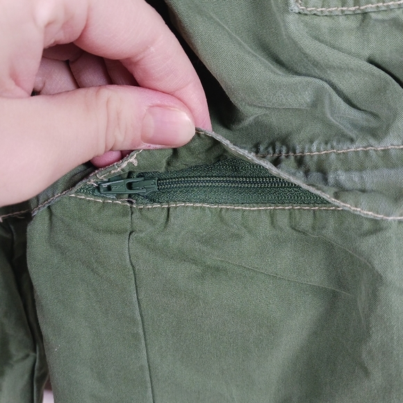Mini Boden Boys Size 4 4T Techno Zip Off Cargo Pants‎ Green Pull On Drawstring - Picture 3 of 6